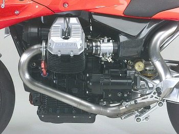 Moto Guzzi MGS/01 Corsa engine