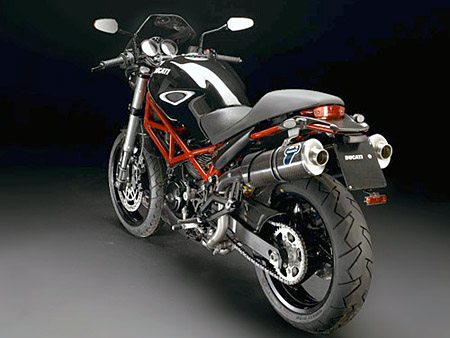 Ducati Monster 620 Ie. Ducati Monster 695 - Rear