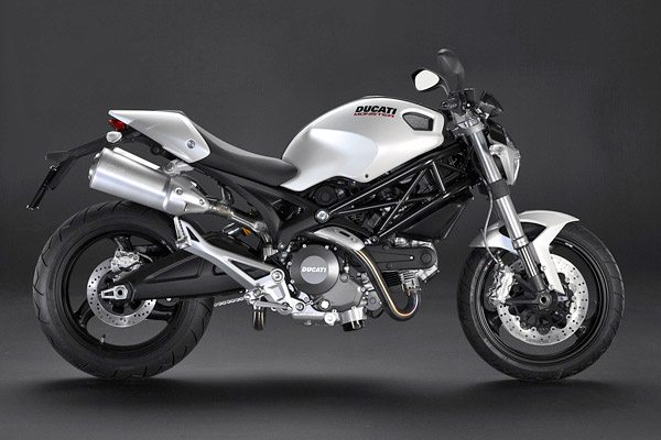 Ducati Monster 696 - webBikeWorld