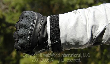 IMAGE(<a href="http://www.webbikeworld.com/motorcycle-gloves/gauntlet/under-top.jpg" rel="nofollow">http://www.webbikeworld.com/motorcycle-gloves/gauntlet/under-top.jpg</a>)