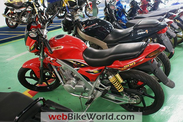Momos Boxer 200RS