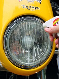 Cleaning the headlight