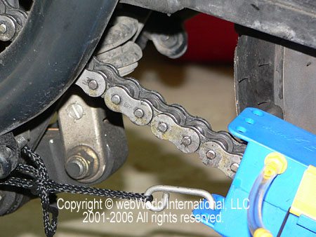 Securing the Kettenmax Chain Cleaner