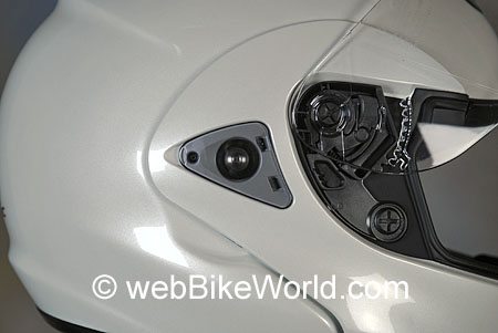 Shoei Multitec - Clear Visor Release