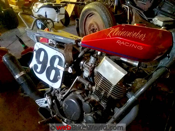 Vintage Flat Tracker