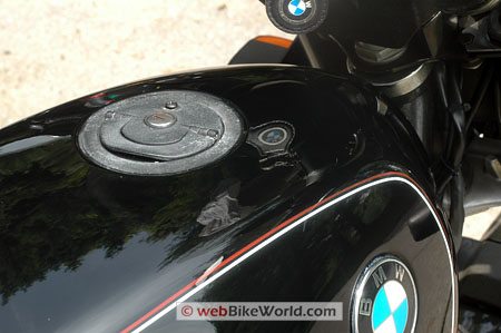 Glare Sahara Waterless Cleaner and Polish - BMW Fuel Tank Final Finish