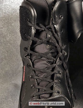 Alpinestars Recon Boots - Close-up of laces