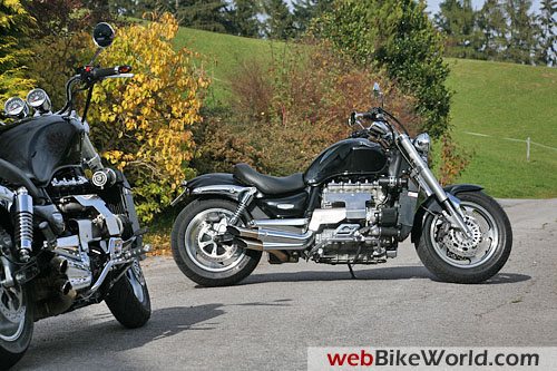 Triumph Rocket III Turbo - Side View