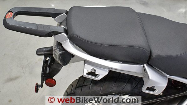Moto Guzzi Stelvio - Seat