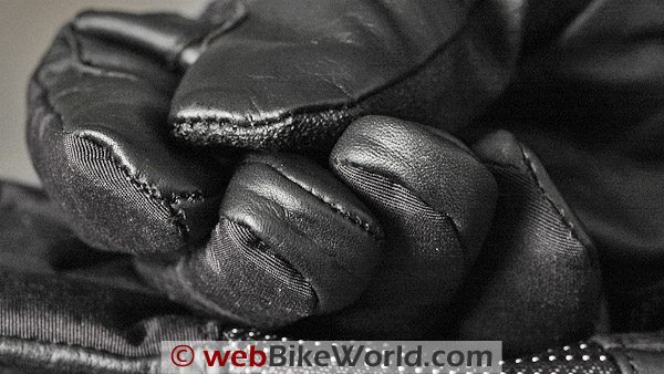 Fourchette (fork) stitching on the fingertips of the Roadgear H20-Tec Gloves.