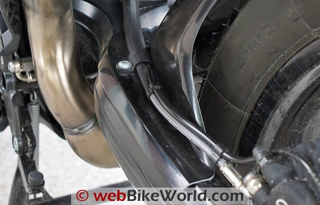 Left side of F800GS swingarm, showing mounding location for mudguard. 