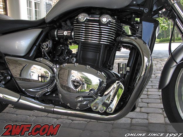 2010 Triumph Thunderbird - Engine