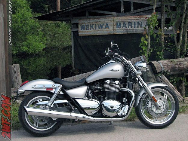 2010 Triumph Thunderbird - Right Side