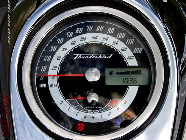 2010 Triumph Thunderbird - Speedometer