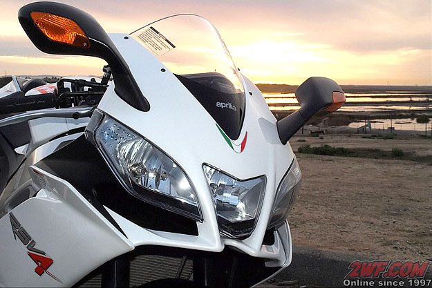 Aprilia RSV4R - Front View