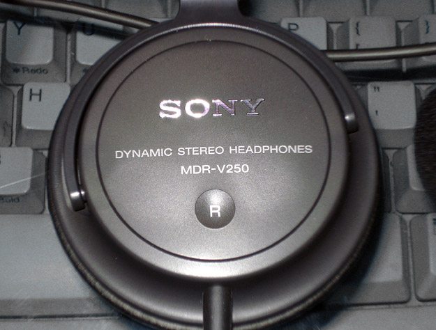 Sony MDR-V250 Speakers