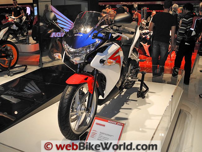 Honda CBR250R - Front