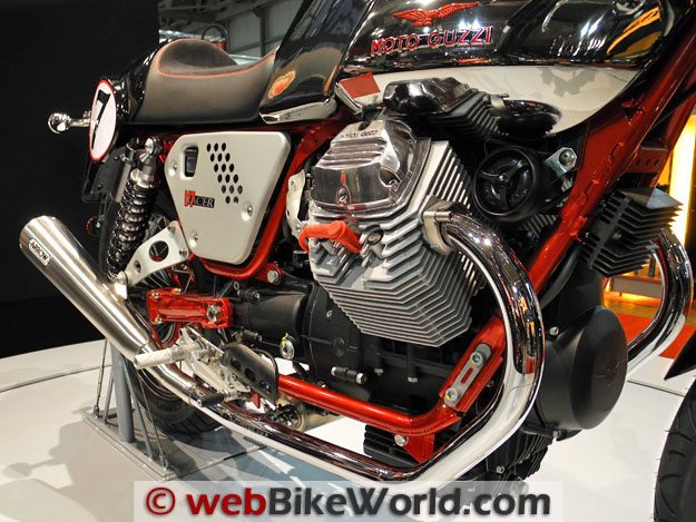 Moto Guzzi V7 Cafe Racer Engine