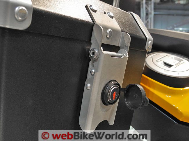 MyTech Motorcycle Luggage - Clasp Close-up