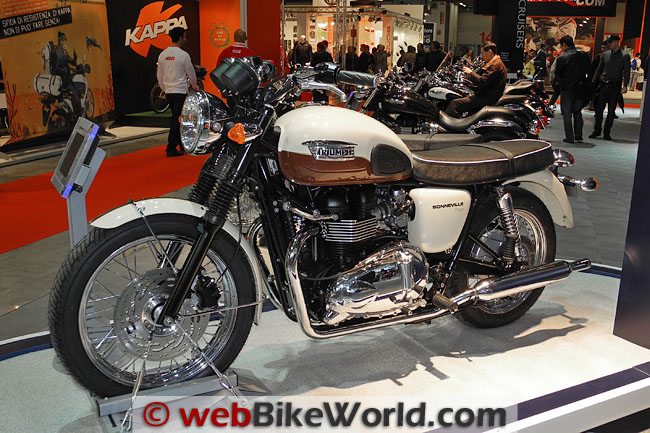 Triumph Bonneville - Brown and White