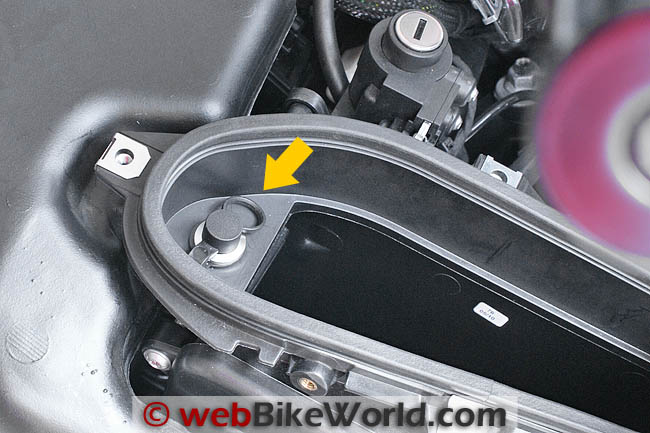 12 Volt Power Socket on BMW R 1200 RT