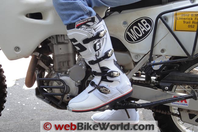 Gaerne Boots on Suzuki DRZ400S