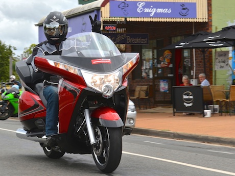 Polaris head honcho Peter Alexander joins riders for the first Brisbane Victory and Indian Motorcycles shop ride.