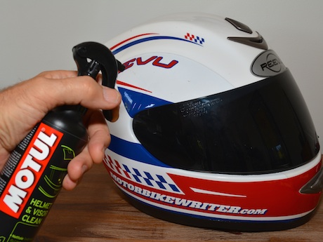 Motul motorcycle helmet cleaner - tinted visor fine