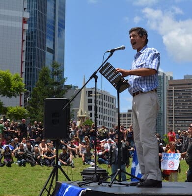 Peter Wellington address anti-VLAD rally