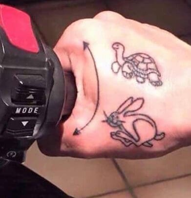 Tattoo throttle hand