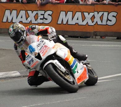 Ian Hutchison in the Supersort_race at the Isle of man TT