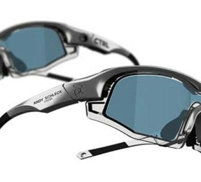 Instant-tint sunglasses