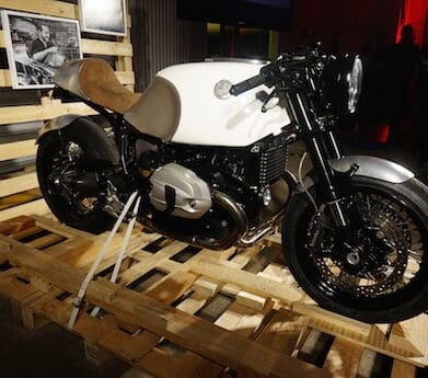 Deus Ex Machina Kawasaki BMW R nineT Heinrich Maneuver