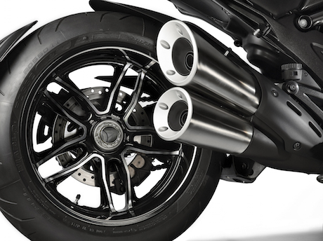 20-16 Ducati Diavel Carbon