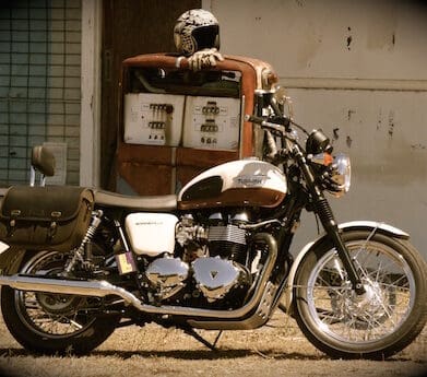 Triumph Bonneville fuel economy rules service station fuel economy