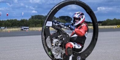 Kevin Scott and his monowheel 'Warhorse' (photo Andy Menzies)