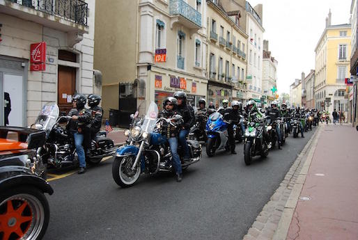 French riders protest a proposed ban on old motorcycles