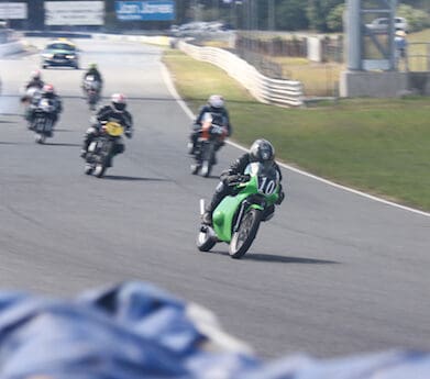 Historic racers at Lakeside Park circuit laps