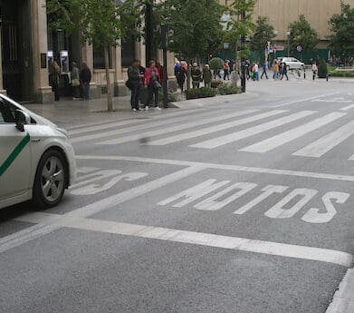 Lane filtering lane splitting stop lines report minister change kerb boxes