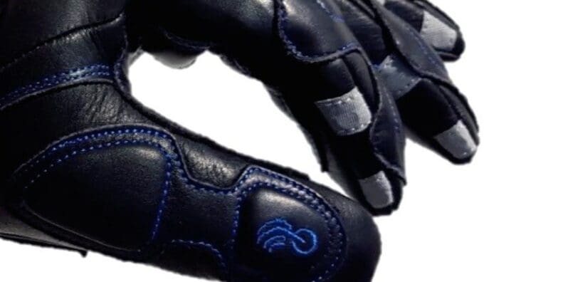 Beartek Bluetooth smart gloves