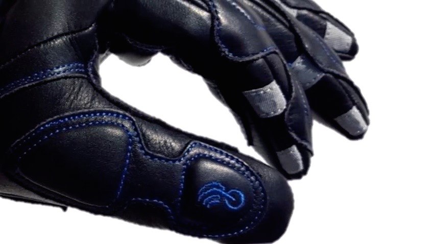 Beartek Bluetooth smart gloves