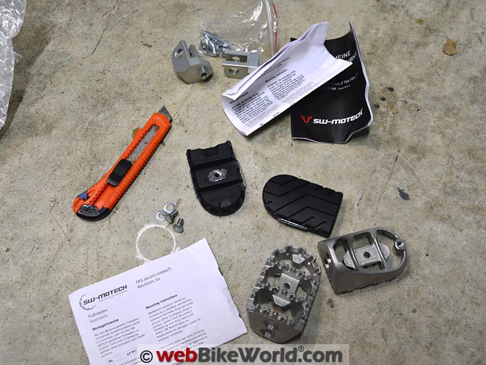 Kawasaki Versys 650 Wide Footpegs Kit Contents