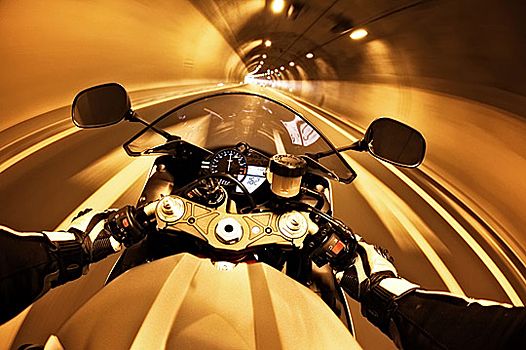 Blip the throttle in a tunnel rhythm