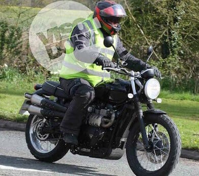 Triumph Scrambler (Photo Visor Down)