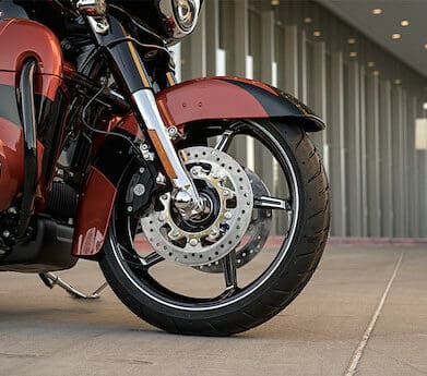 2017 Harley-Davidson CVO Street Glide with Contrast Chrome Slicer Wheels auto