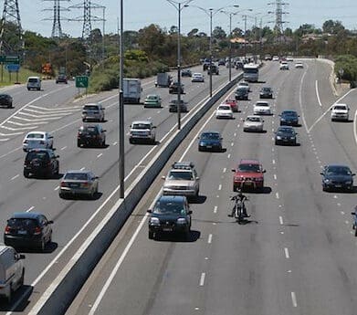 Lower truck speed limit trialled on the Monash Freeway