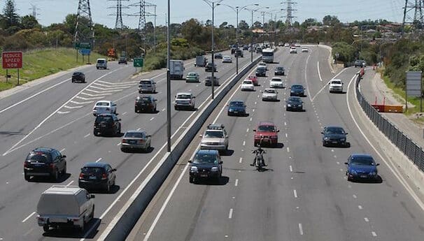 Lower truck speed limit trialled on the Monash Freeway