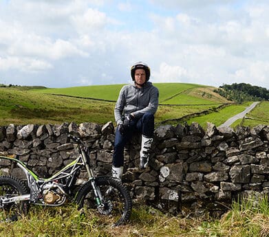 British and world trials champion Dougie Lampkin will attempt to wheelie all the way around the 60.2km Isle of Man TT course in September.