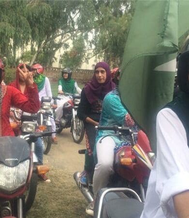 Women riders in Pakistan (photo Maryiam Pervaizal, Al Jazeera)