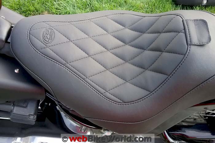 Mustang Wide Tripper Seat With Quilting